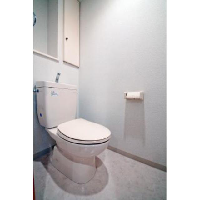 トイレ　※写真は同タイプ住戸です。