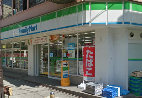 コンビニ　ファミリーマート 太子堂三丁目店（コンビニ）まで421m