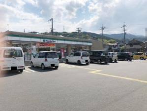 コンビニ　ファミリーマート大津北大路店（コンビニ）まで217m