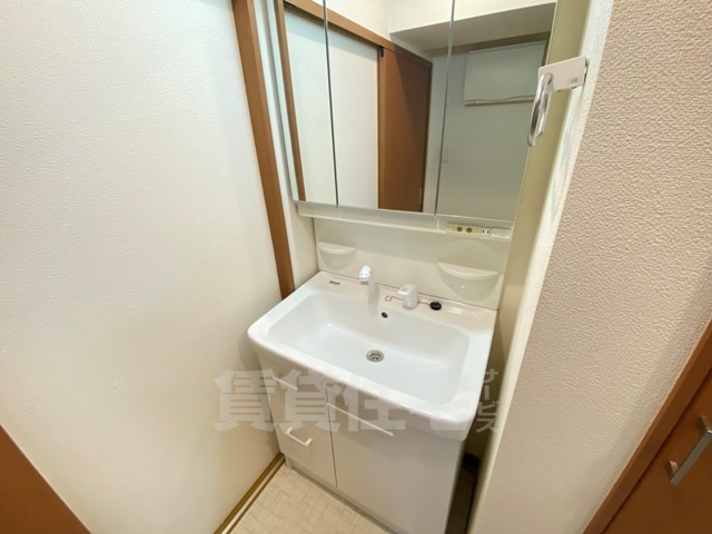 洗面設備　同マンション別タイプ写真です