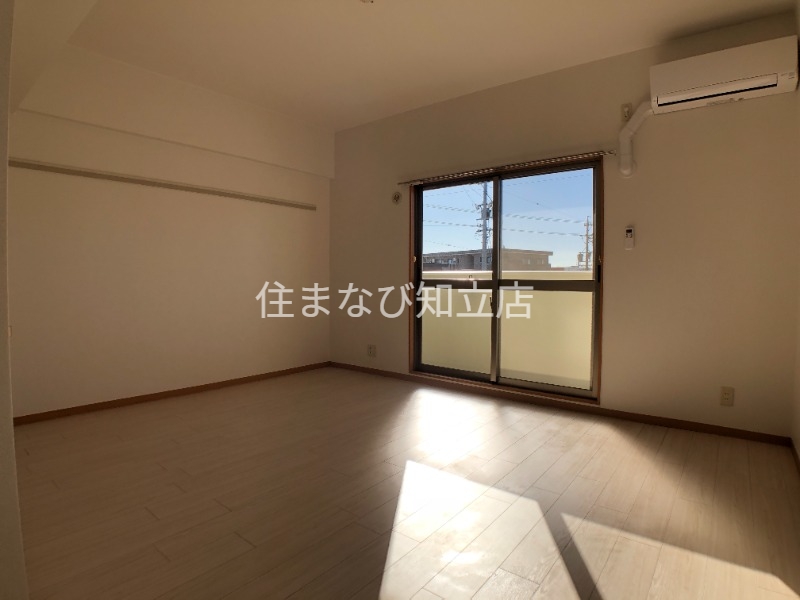 居室・リビング　同型別部屋写真