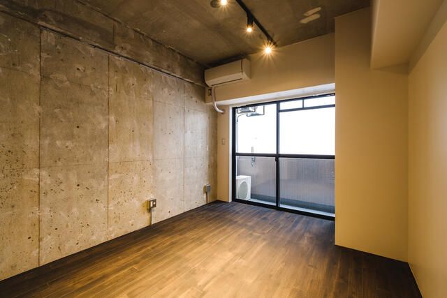 居室・リビング　こちらの居間で趣味の時間をお楽しみください