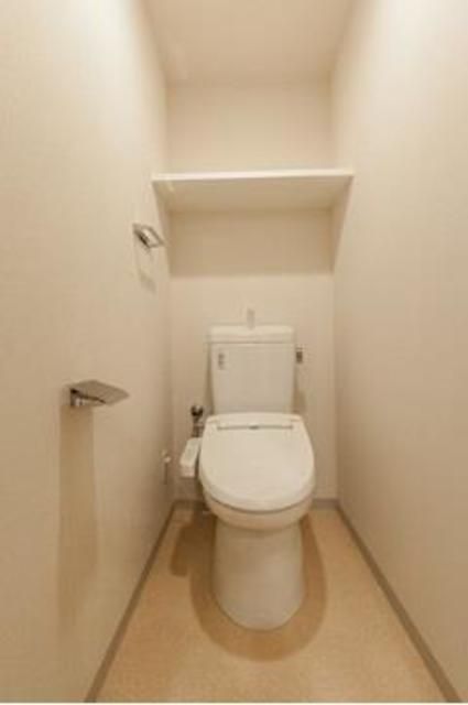 トイレ　※写真は同タイプ住戸です。