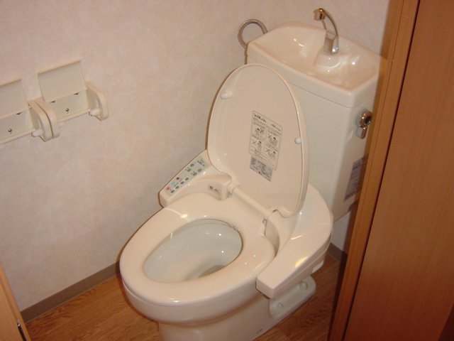 トイレ　シャワー付きトイレ