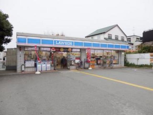 コンビニ　ローソン箕面桜三丁目店（コンビニ）まで611m