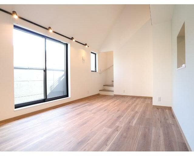 居室・リビング　開放感のあるゆったりとしたお部屋です♪