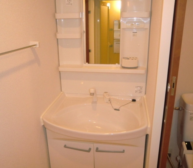 洗面設備　別部屋の画像を使用しております。