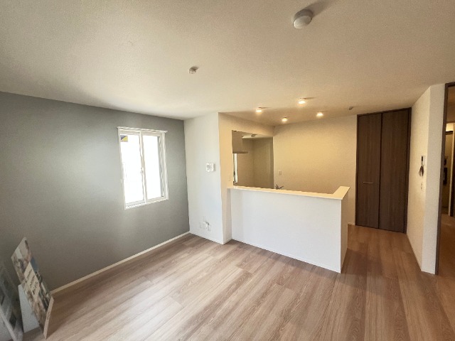 NIGAWA RESIDENCE IIの居間写真