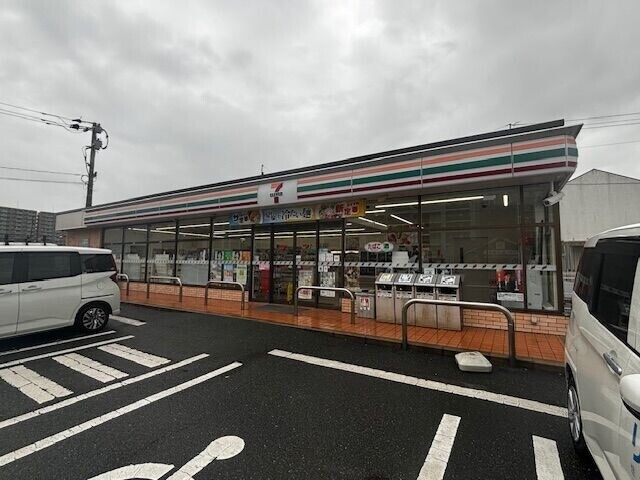 コンビニ　セブンイレブン福津大和町店（コンビニ）まで334m