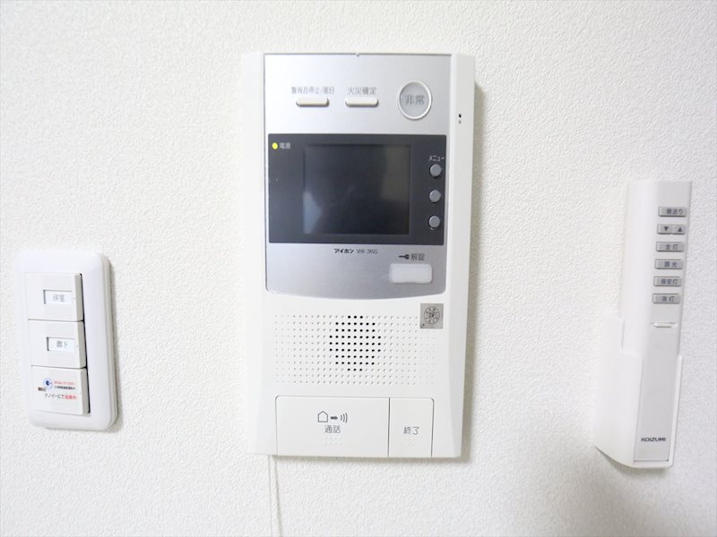 セキュリティ　モニター付きインターホン