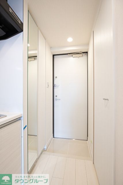 玄関　※写真は同タイプ住戸です。