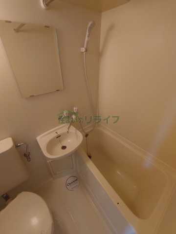 バス・シャワールーム　別部屋参考写真となります