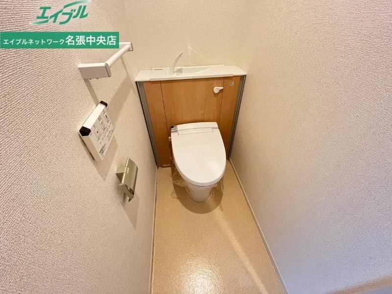 トイレ　同タイプの部屋写真です