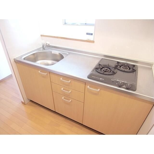 キッチン　コンパクトなキッチンで掃除もラクラク