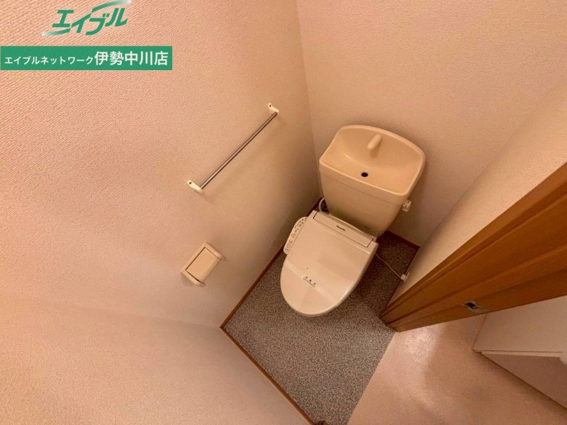 トイレ　同物件別部屋の写真
