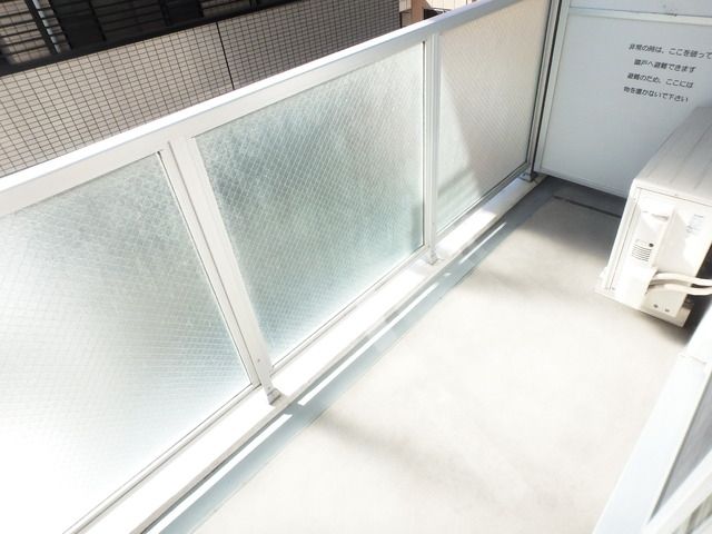 バルコニー　同シリーズ