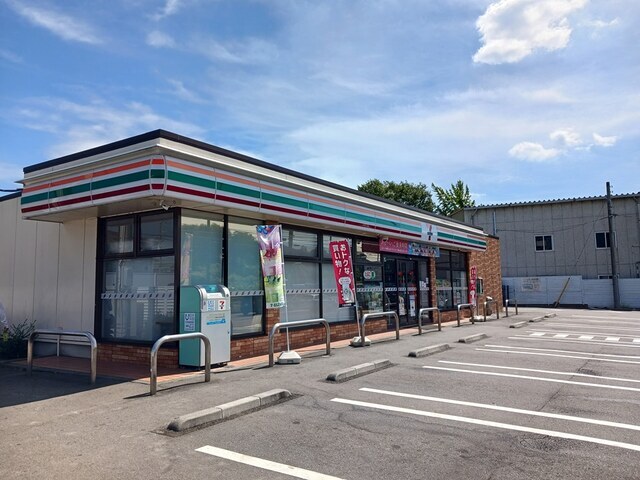 コンビニ　セブンイレブン（コンビニ）まで800m