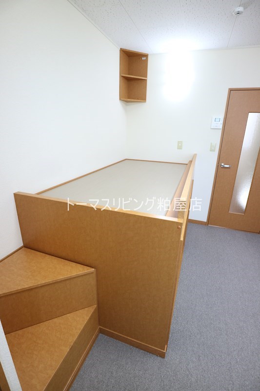 その他部屋・スペース　下は収納になっています。