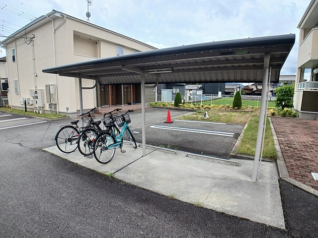 その他共有部分　屋根付き駐輪場は無料で使用OK★