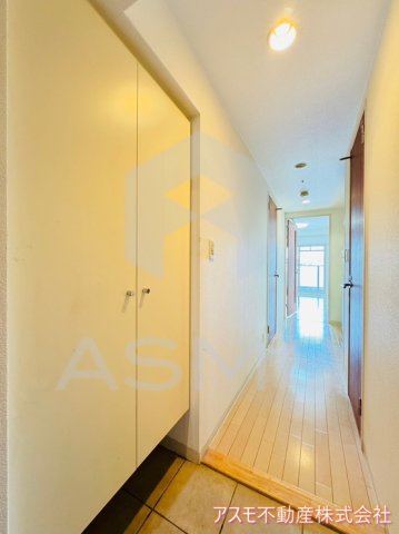 玄関　同マンション別部屋　参考写真