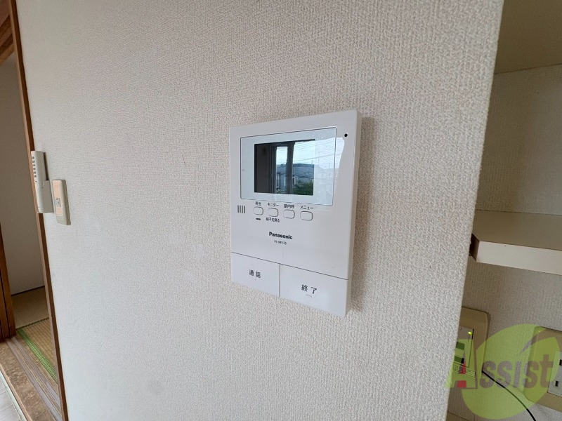 セキュリティ　ＴＶモニター付インターホンです。来客者の顔が見えるので安心！