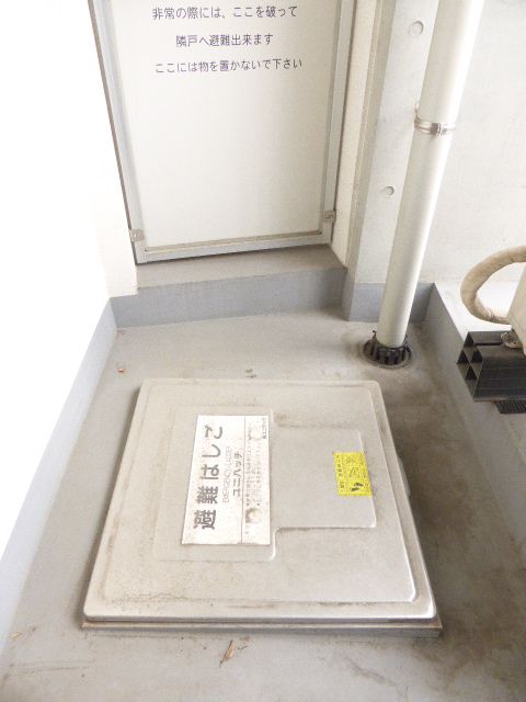 バルコニー　写真は同タイプ住居です。