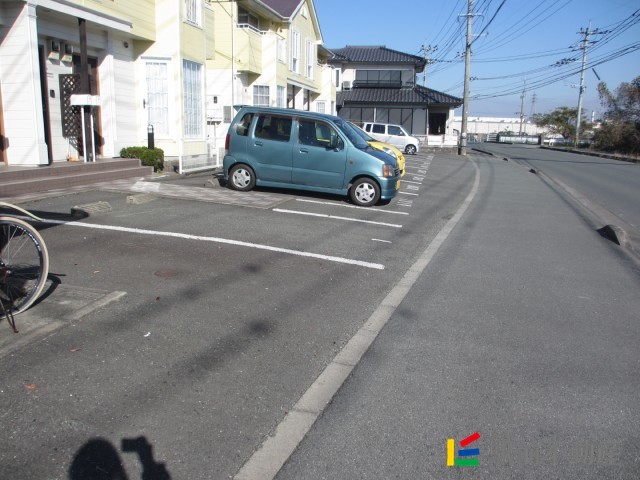 駐車場　駐車場