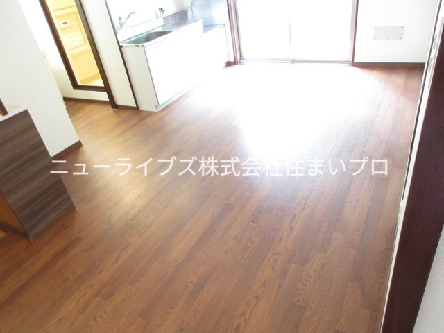 神田ハイツの居間写真