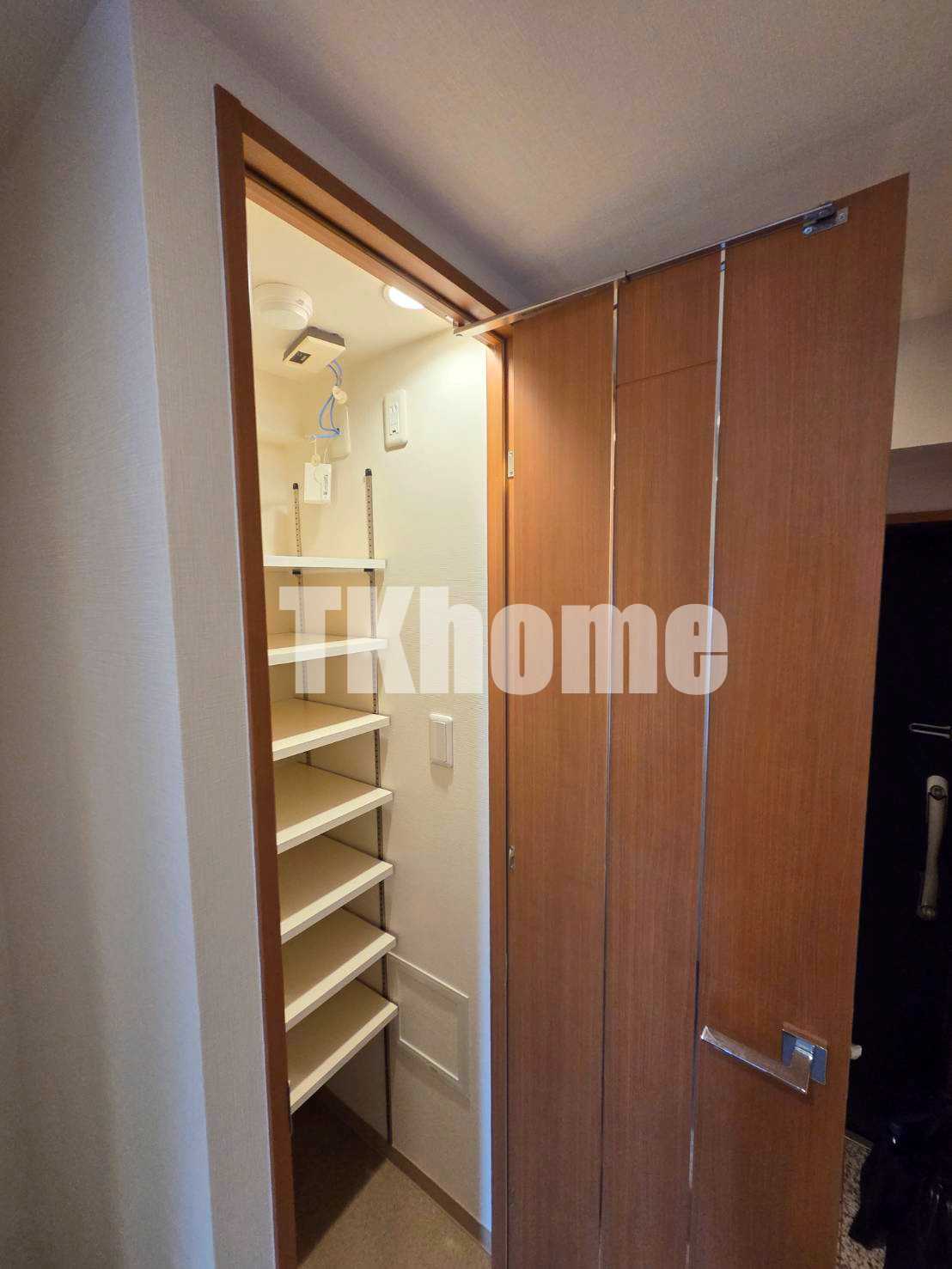 玄関　シューズインクローク