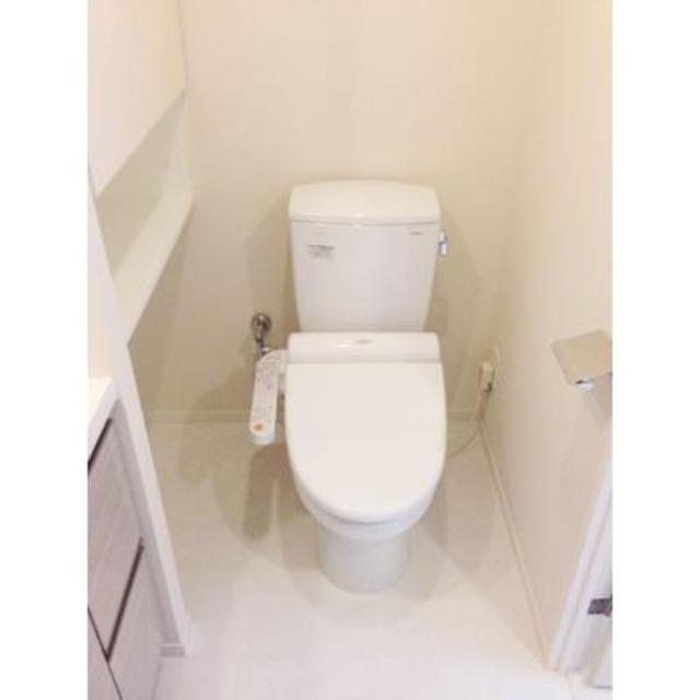 トイレ　※写真は同タイプ住戸です。