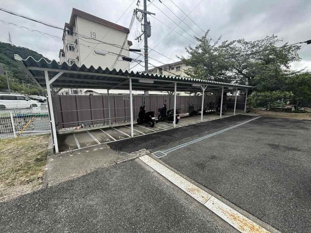 鶴甲コーポ21号館の外観写真