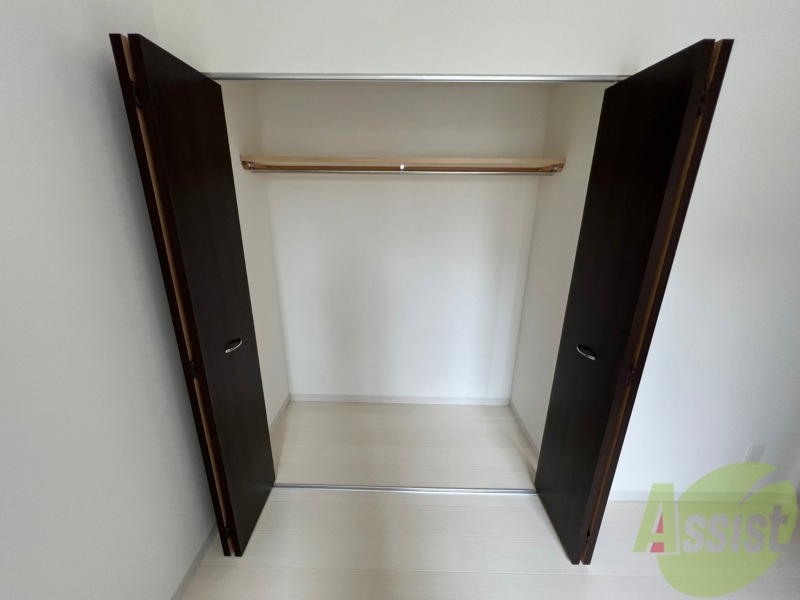 収納　寝室の収納です。部屋がすっきり片付きます。