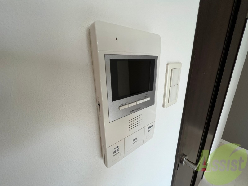 セキュリティ　ＴＶモニター付インターホンです。来客者の顔が見えるので安心！