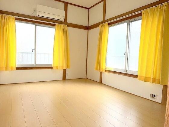 岡田荘の居間写真