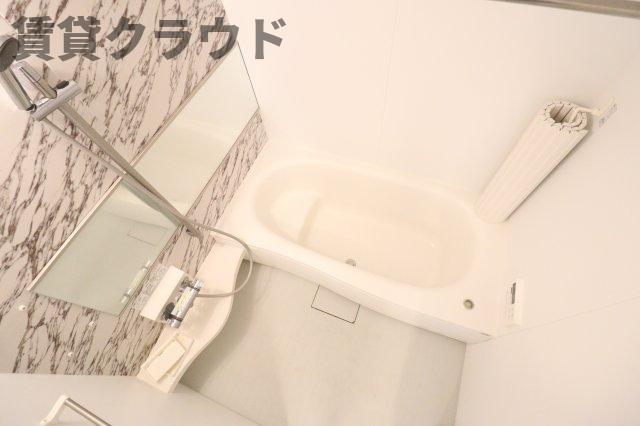バス・シャワールーム　落ち着いた空間のお風呂です