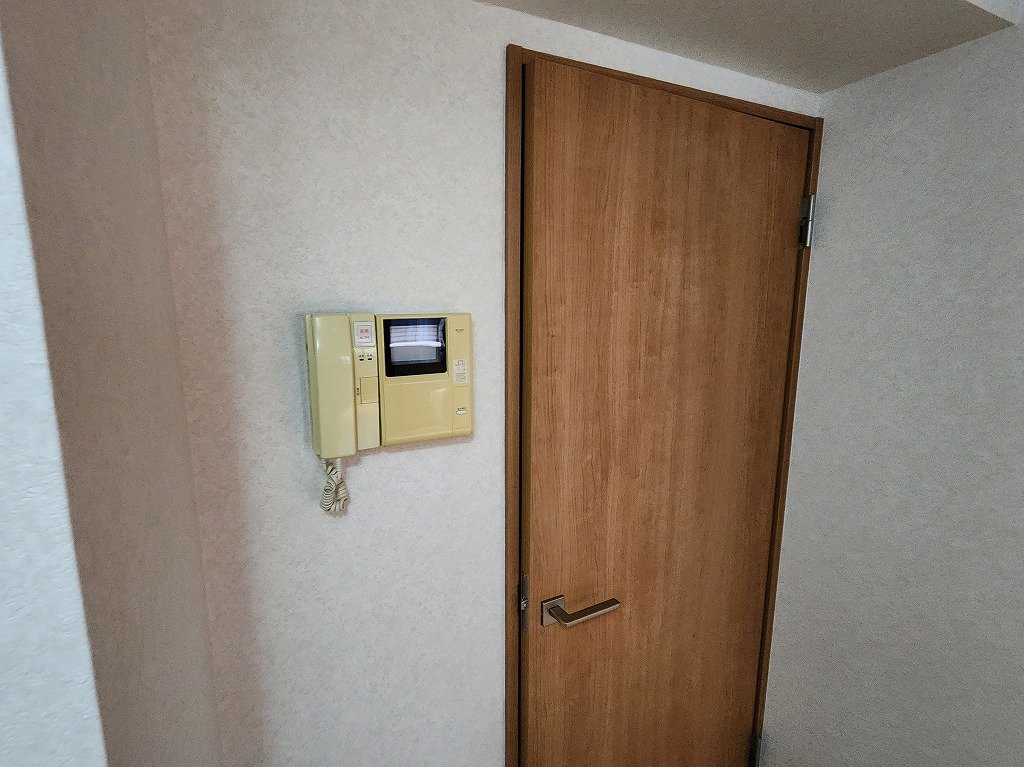セキュリティ　安心のＴＶモニターフォン　建具各所交換