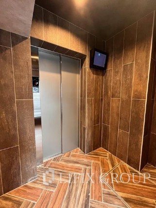 ブルーライン 吉野町駅 徒歩3分 10階建 築2年の外観写真