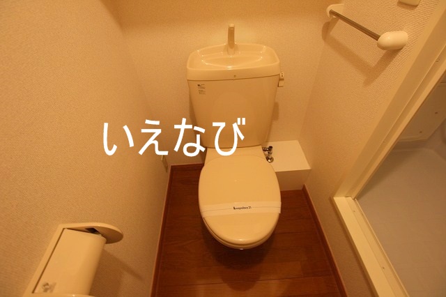 ＪＲ宇野線 備前西市駅 徒歩19分 3階建 築21年のトイレ写真