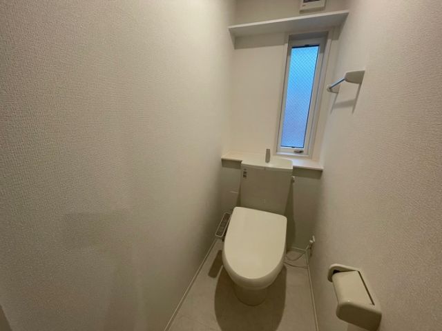 D-room赤松町のトイレ写真