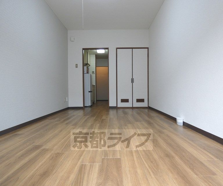 ホワイトパレスの居間写真