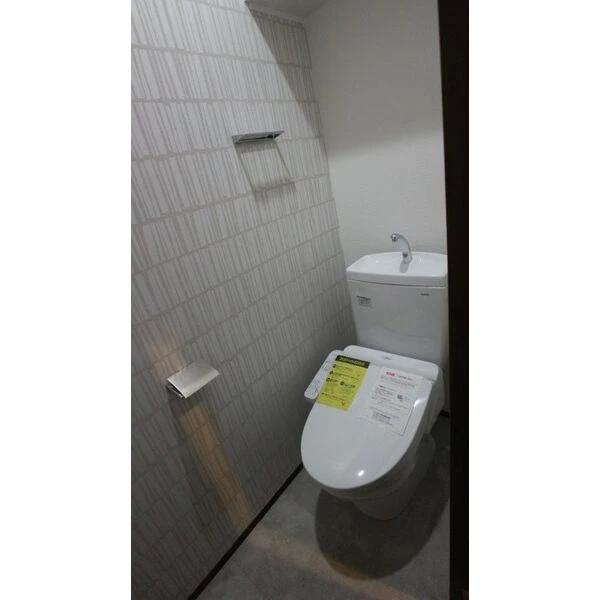 ＪＲ常磐線 南仙台駅 徒歩7分 3階建 築6年のトイレ写真