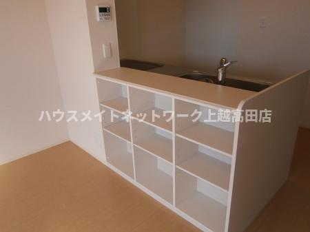 その他設備　キッチン背面収納