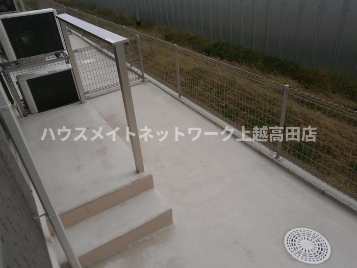 バルコニー　テラス