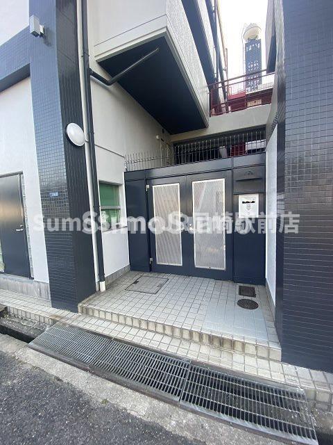 エントランス　建物の内部です