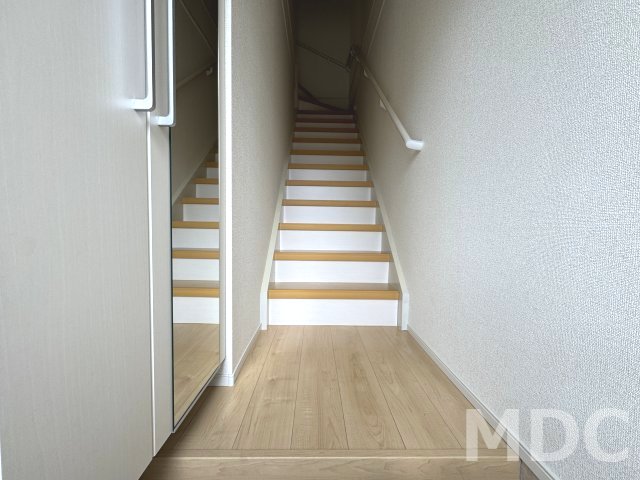 ＪＲ徳島線 蔵本駅 徒歩18分 3階建 築13年の玄関写真