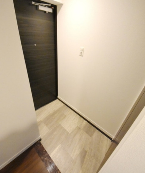 玄関　※別部屋の参考写真です。