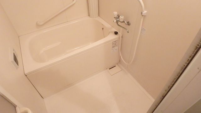 地下鉄谷町線 中崎町駅 徒歩1分 14階建 築29年の風呂写真