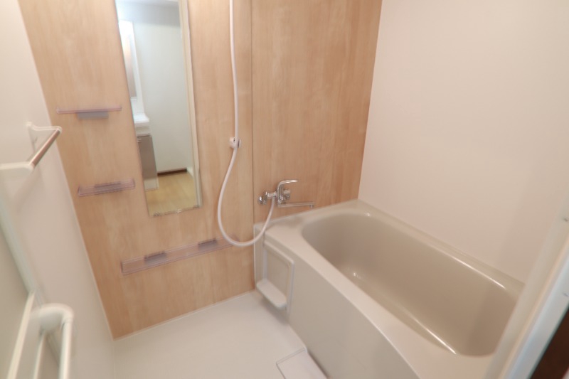 バス・シャワールーム　※別部屋の参考写真となります。