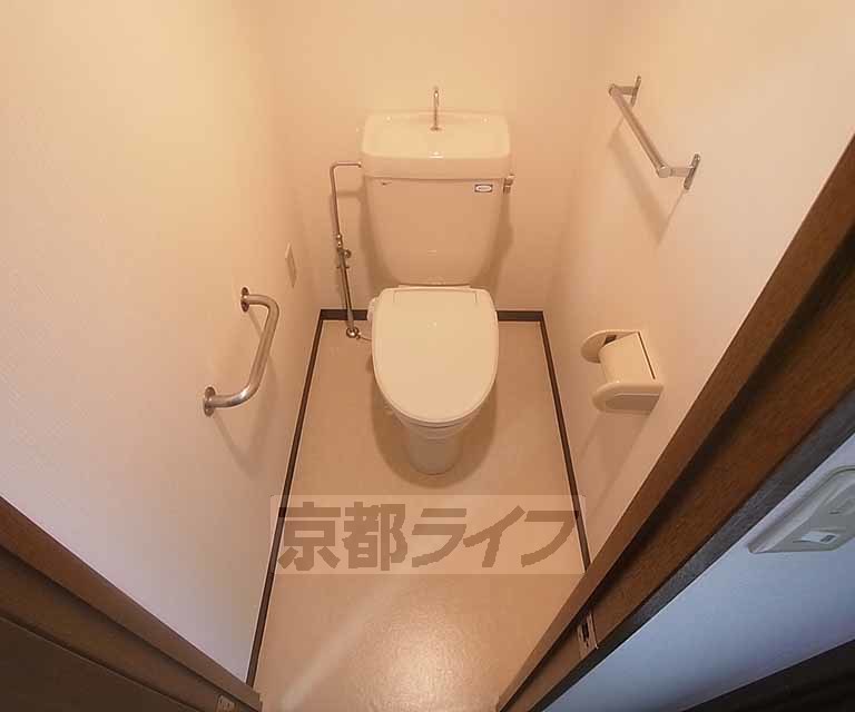トイレ　清潔感のある洋式トイレ。