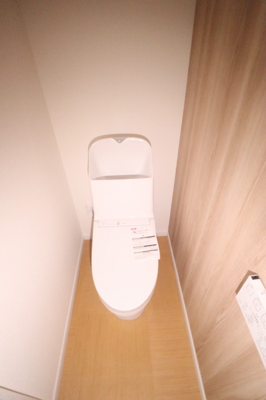 川口市芝中古戸建のトイレ写真